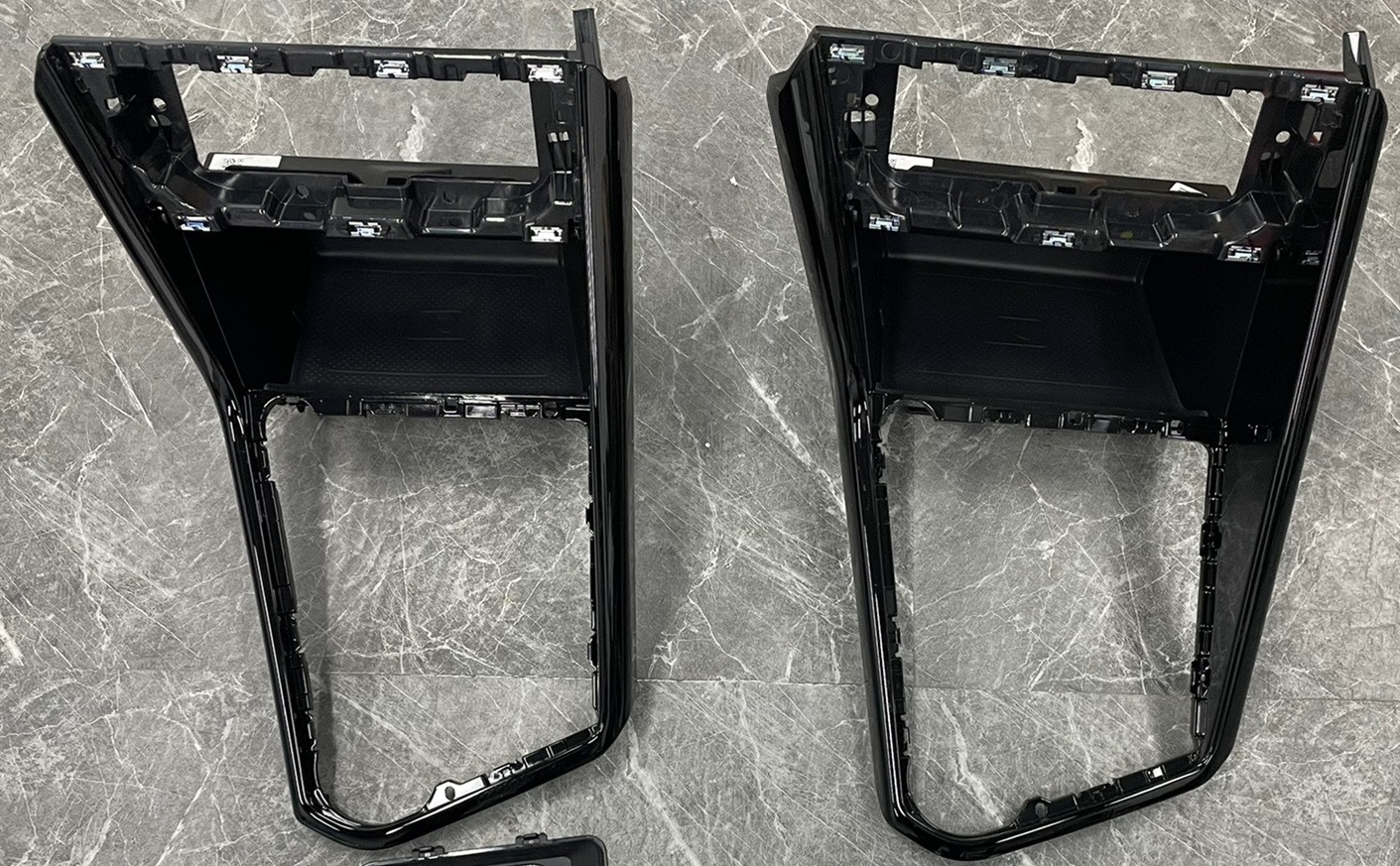 大众探岳无线充电支架55G863680C-VW Tayron cover for console 55G863680C